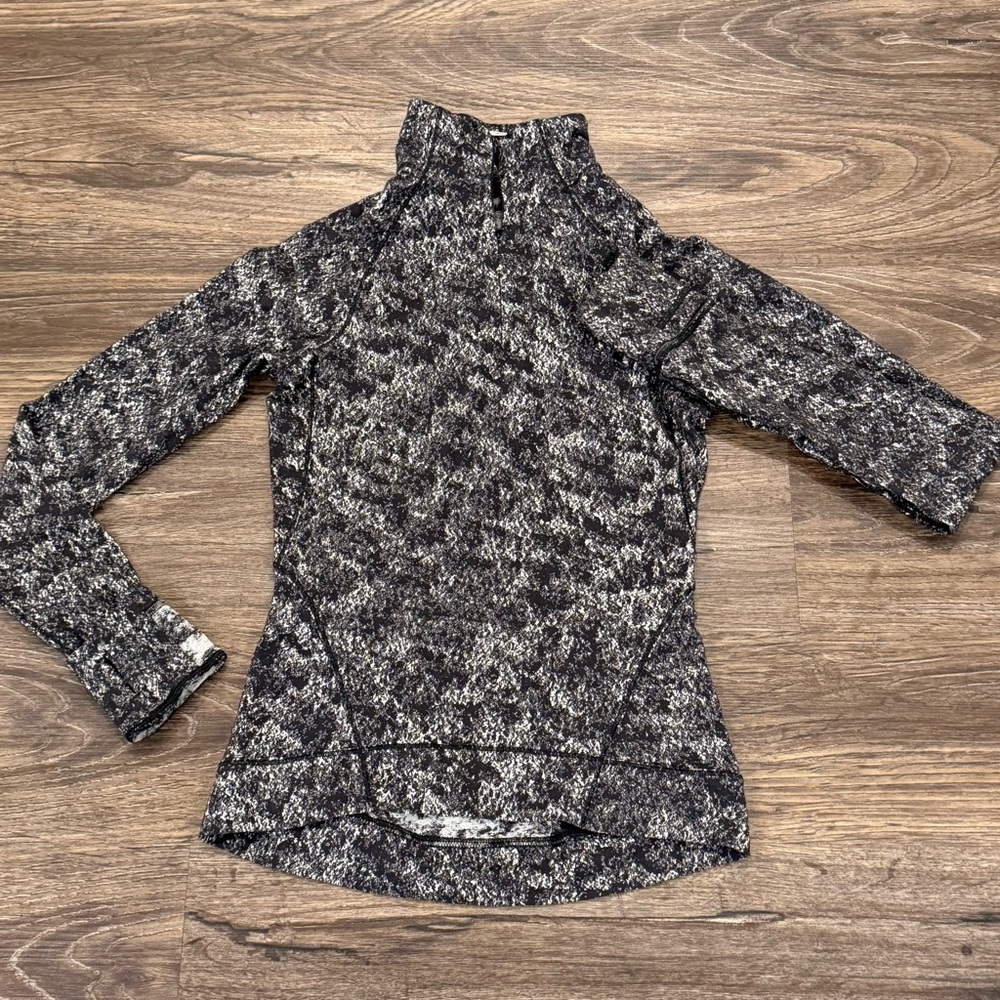 Lululemon‎ Run Swiftly Tech 1/2 Zip Black White Static Pullover Size 2 W3CTAS